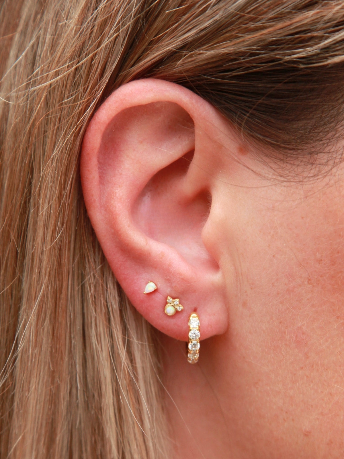 Paw Opal Flatback Stud