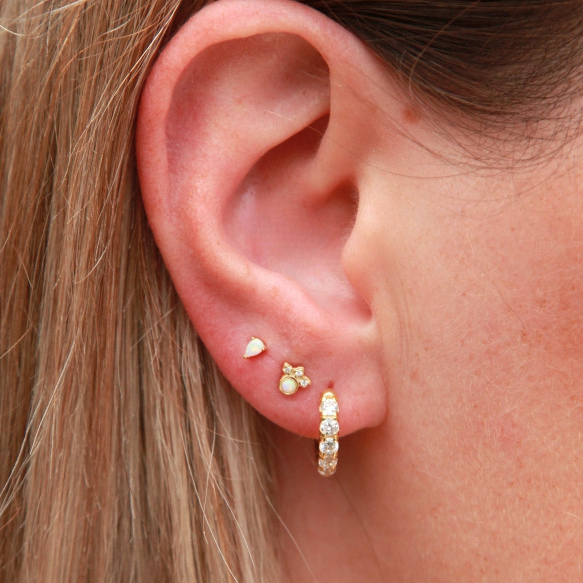 Paw Opal Flatback Stud